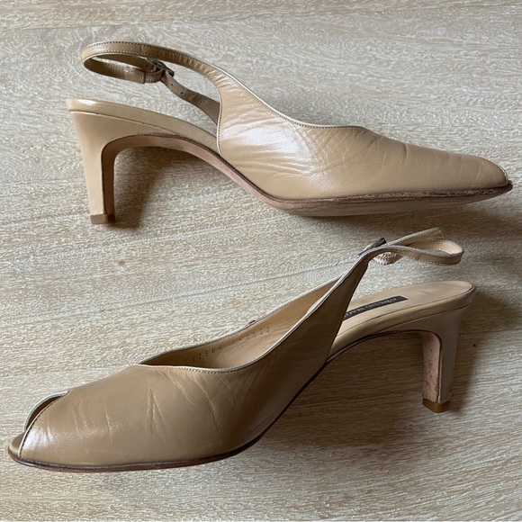 Bruno Magli Peep Toe Sling Back Classic Formal 2.5” Heel Shoes Cream / Tan 6.5 - Picture 3 of 10